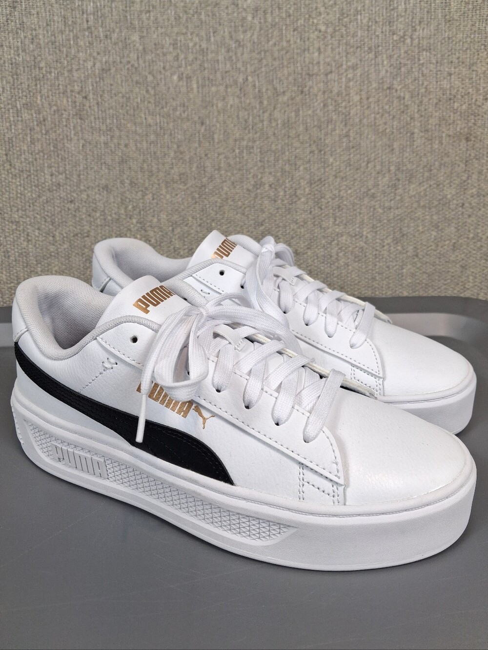 Puma Sneakers Womens 8.5 White Black Gold Smash Platform V3 Streetwear Athletic